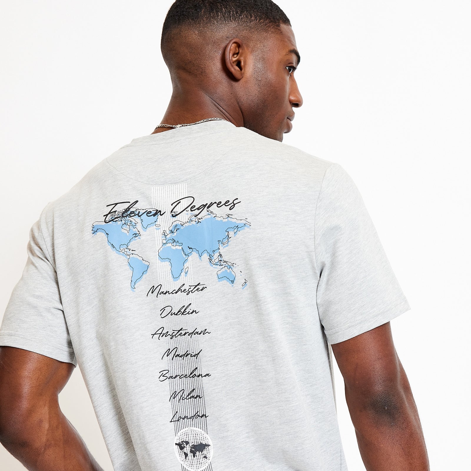 Eleven Degrees 11º Camiseta .Worldwide Graphic T-Shirt - White 11D3736-005.
