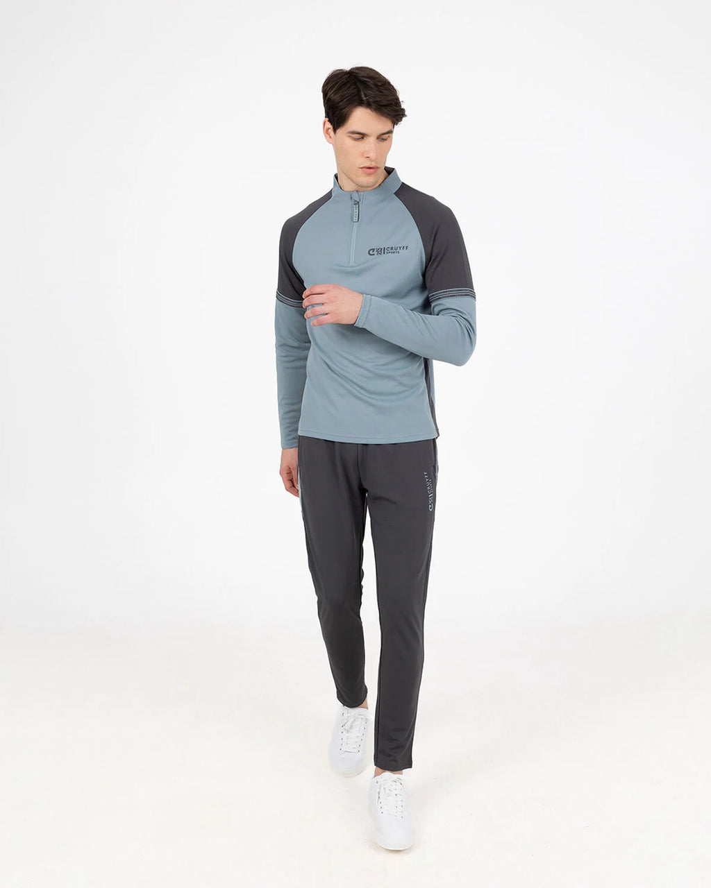 Cruyff Chandal Hombre Modelo Slide CSA231019-600 Gris.