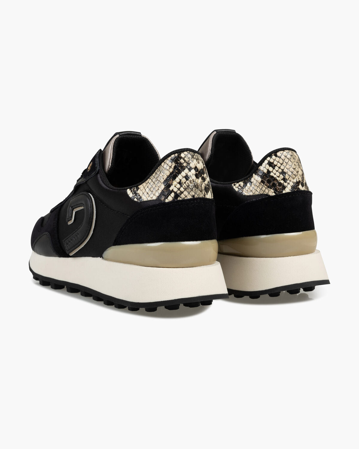 Cruyff Zapatillas de mujer modelo Park Runner. CC251940-960 Black/Gold.