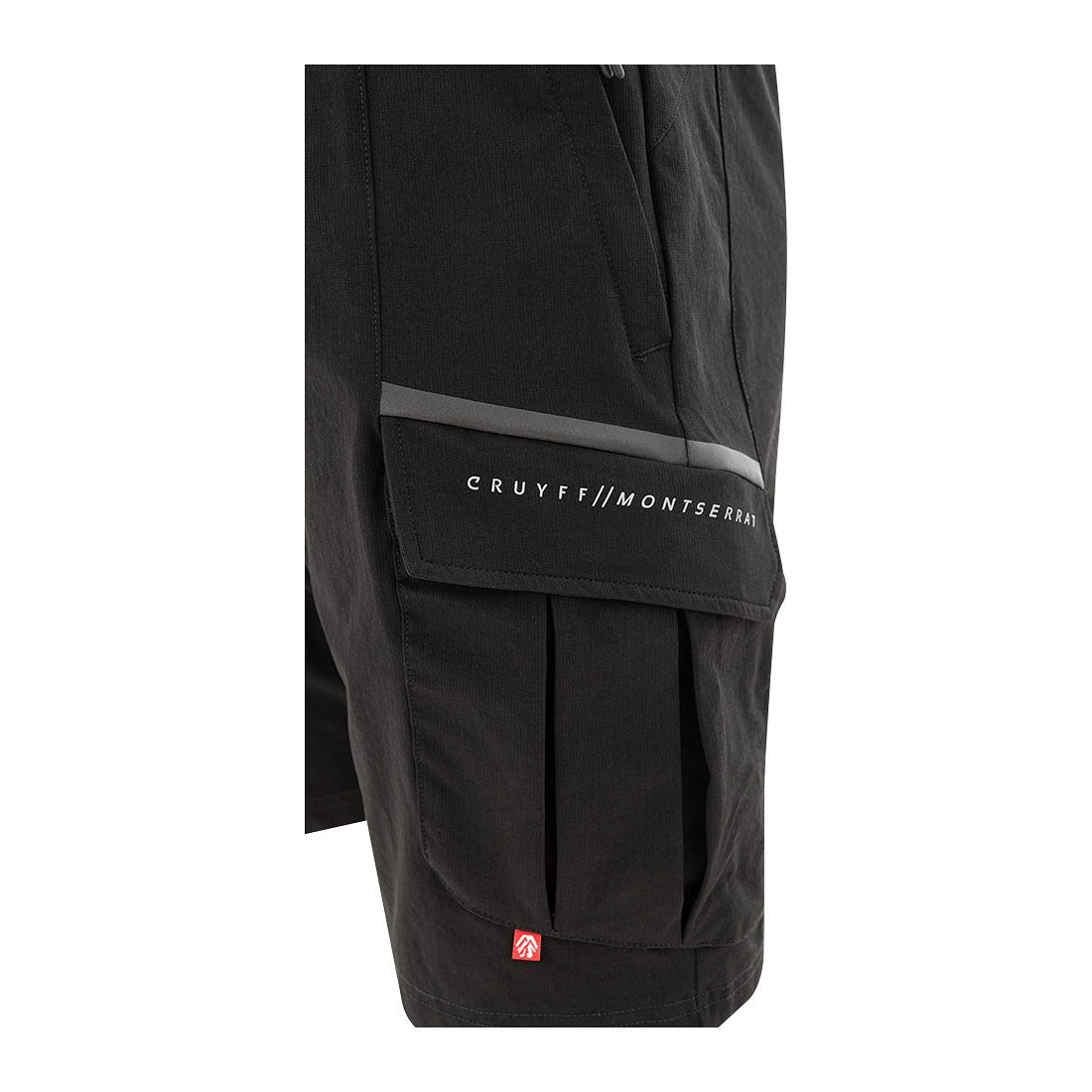 Cruyff  Short Hombre  Modelo Core Tech Cargo Short CSA241816-998 Black..