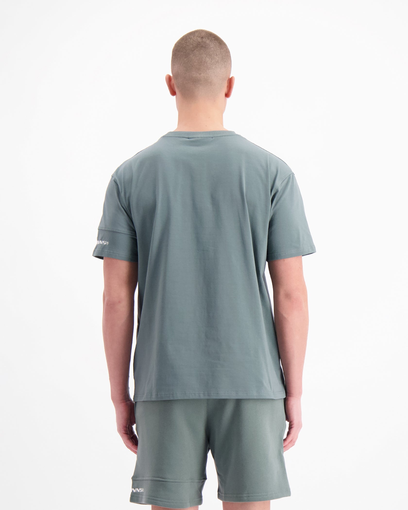 BLACK BANANAS CONJUNTO HOMBRE Modelo:1.125.01 COLOR VERDE.