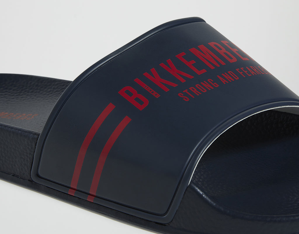 CHANCLAS BIKKEMBERGS. COLOR AZUL MARINO..