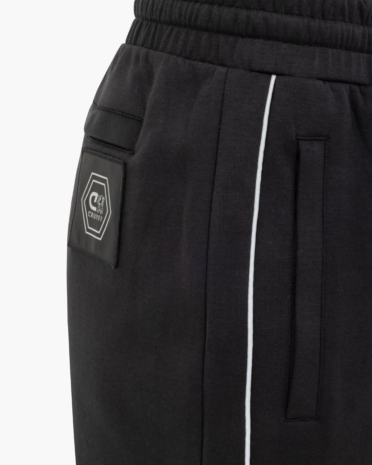 CRUYFF Short Hombre Modelo Tiva. CA241039-998 Negro.