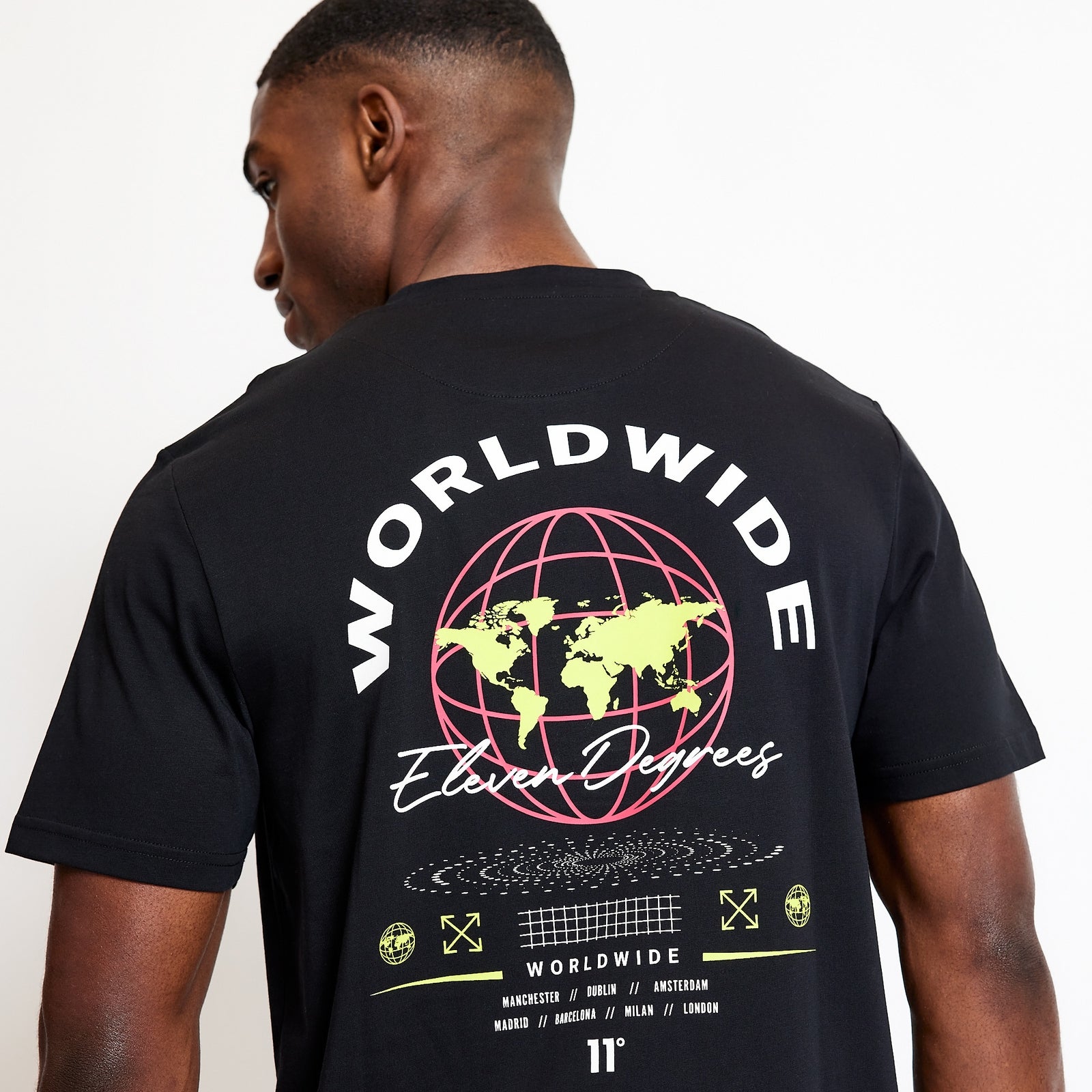 Eleven Degrees 11º Camiseta .Worldwide Graphic T-Shirt - Black 11D3735-001