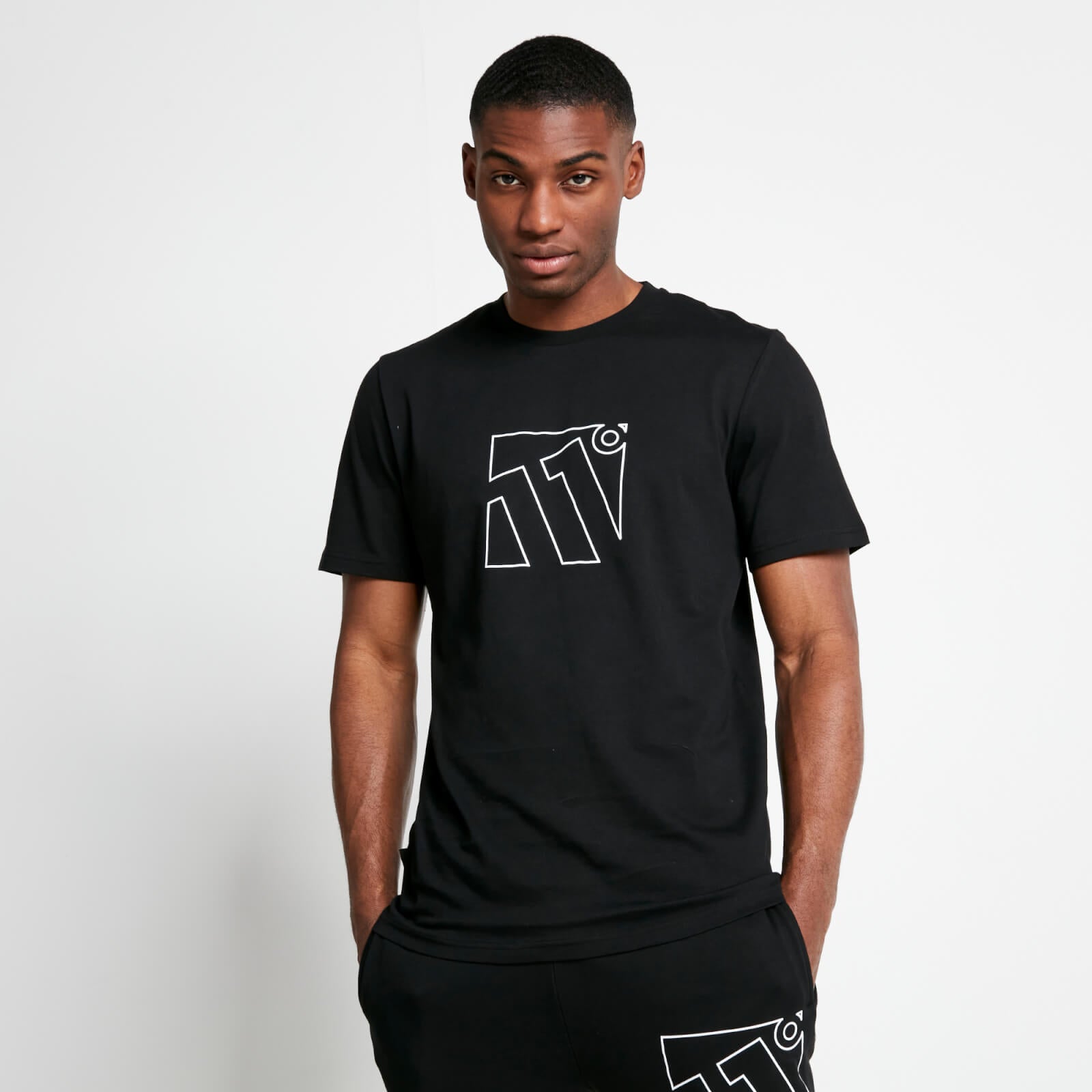 Eleven Degrees 11º Camiseta COUNTOUR – Negra 11D3041-001.