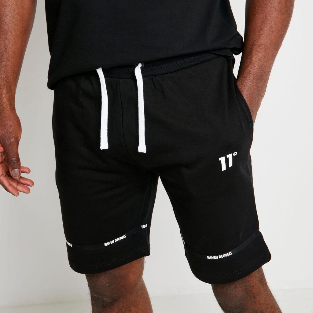 Eleven Degrees 11º .Pantalón Corto ENERGY – Negro 11D3095-001.