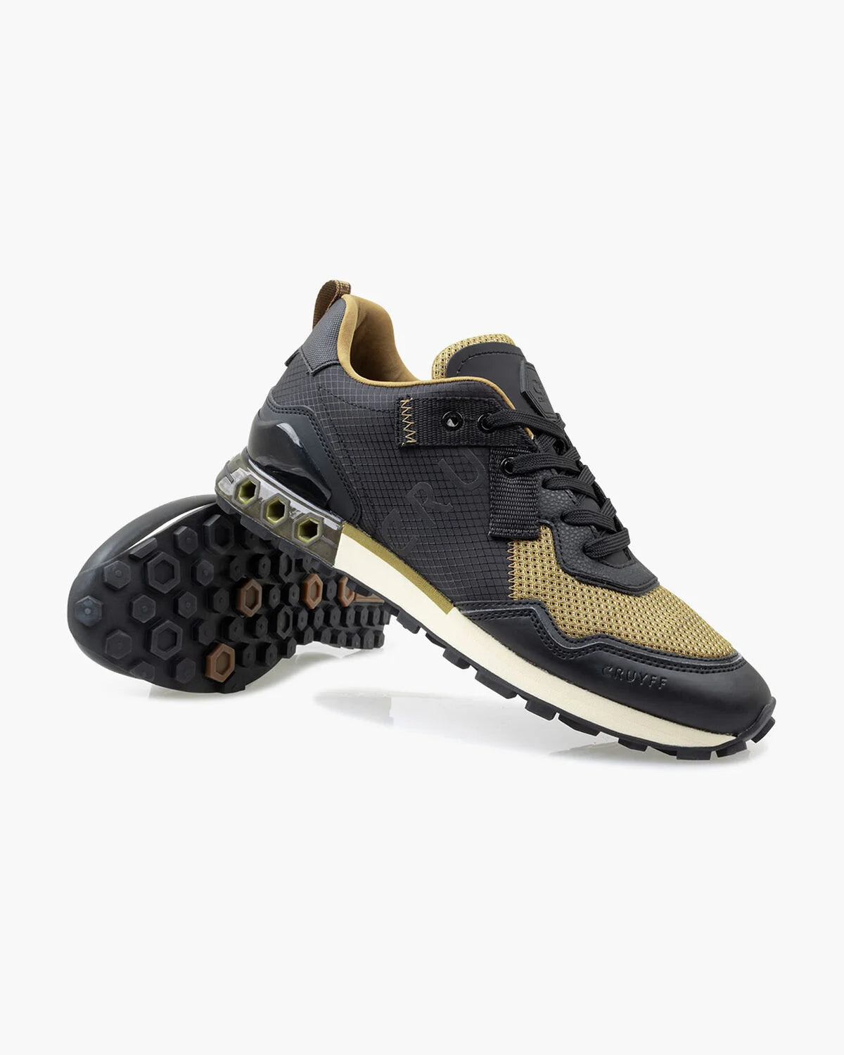 Cruyff Zapatillas Deportivas Hombre Modelo Superbia Hex-Tech CC243231-960 Black/Gold.