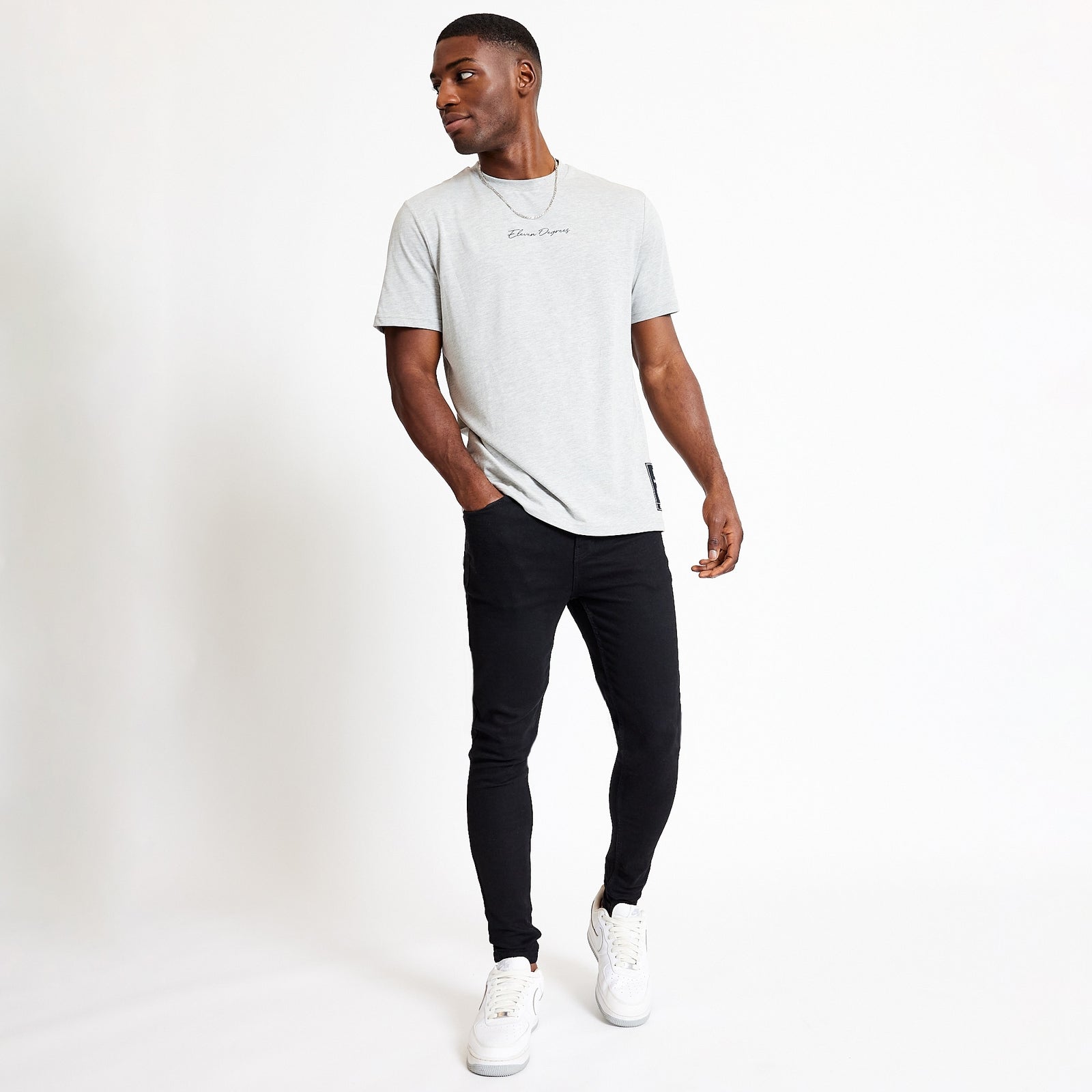 Eleven Degrees 11º Camiseta .Worldwide Graphic T-Shirt - White 11D3736-005.