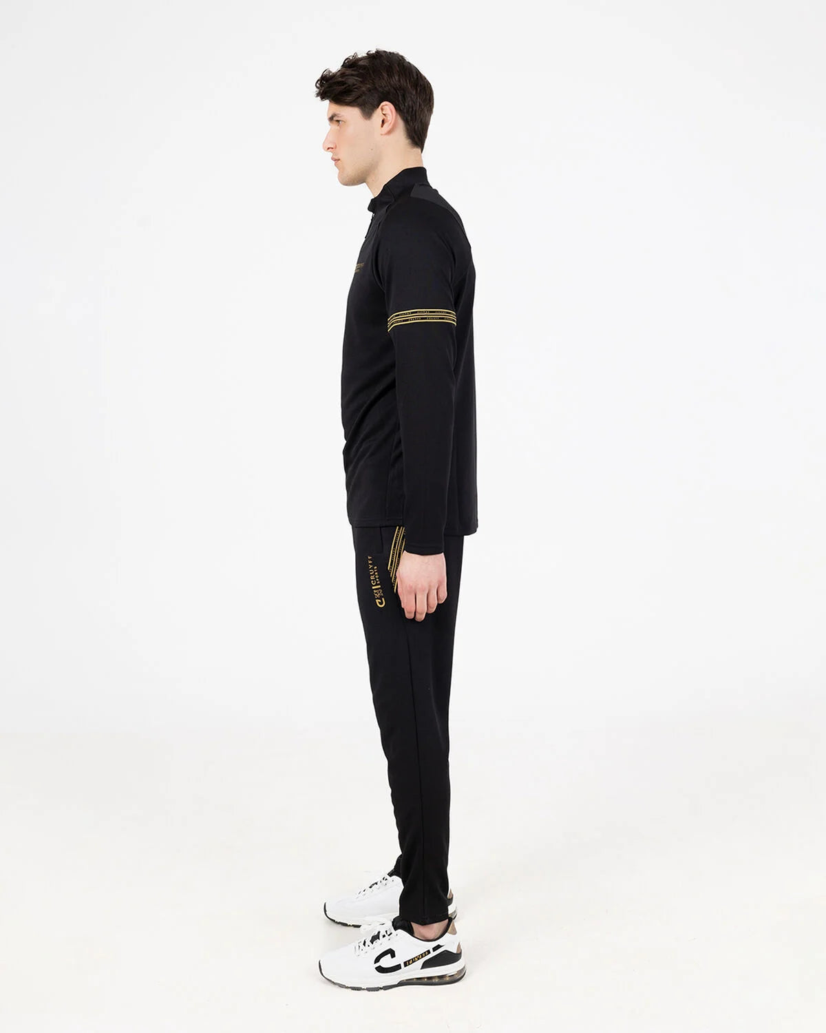 Cruyff Chandal Hombre Modelo Slide CSA231019-997 Negro.