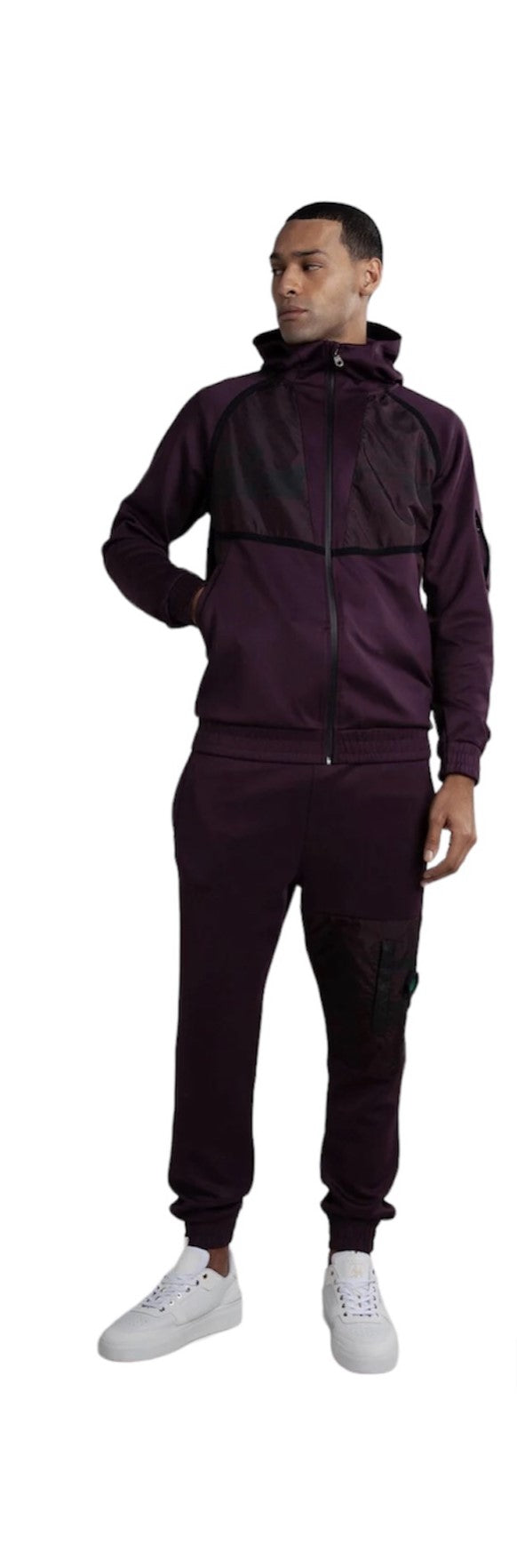 Cruyff Chandal Hombre Modelo Moniro CA233019-304 Granate..