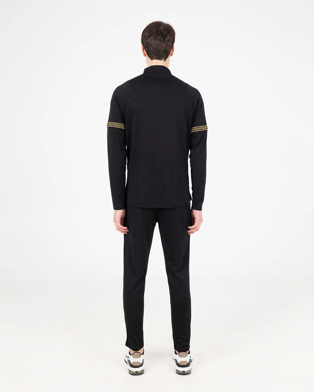 Cruyff Chandal Hombre Modelo Slide CSA231019-997 Negro.