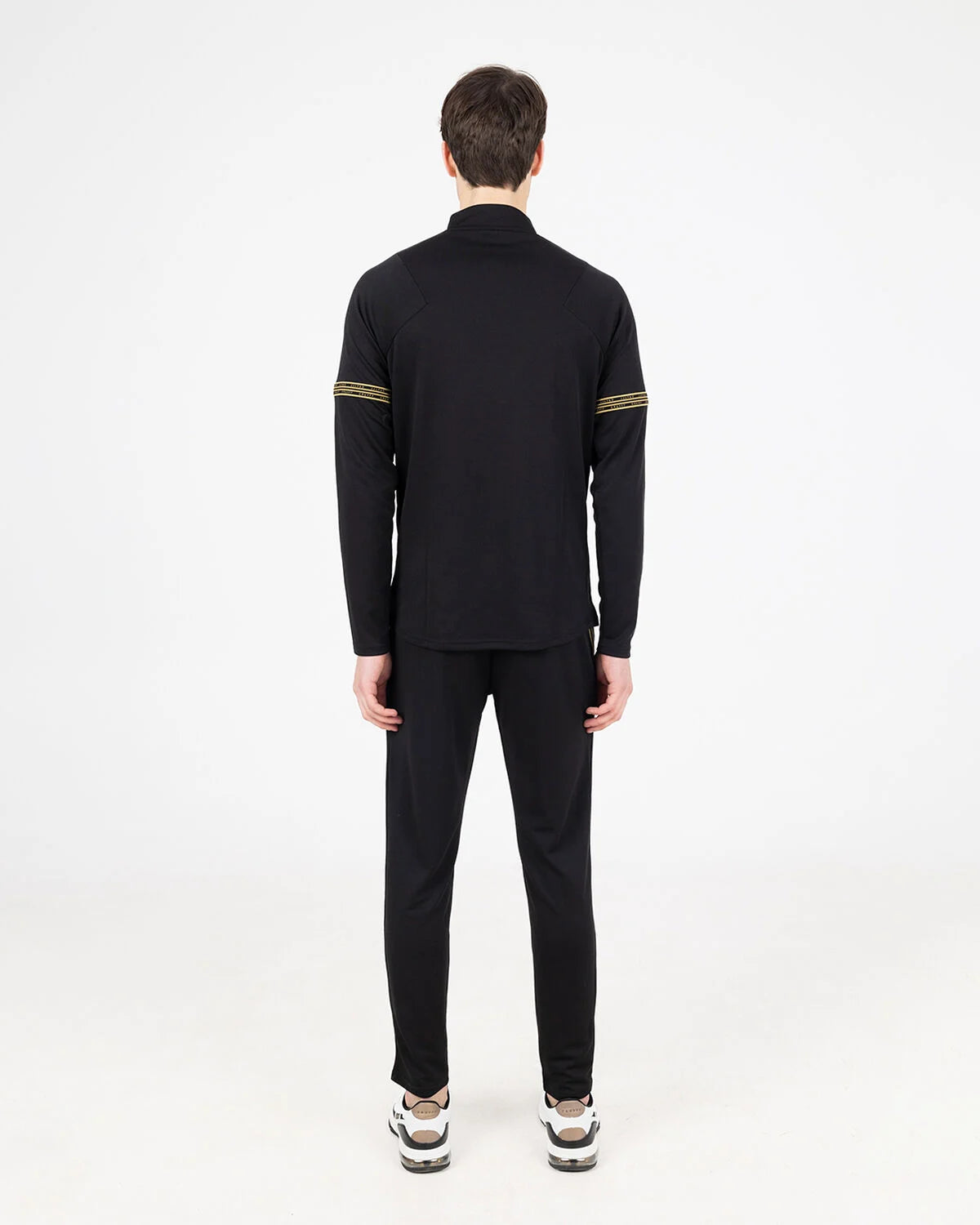 Cruyff Chandal Hombre Modelo Slide CSA231019-997 Negro.