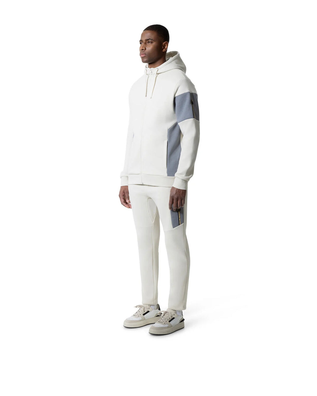 CRUYFF CHANDAL HOMBRE MODELO TORCH CA243063-160 White/Gold .