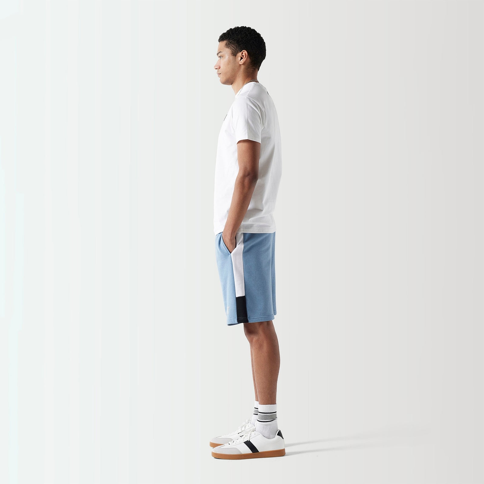 ELEVEN DEGREES SHORT HOMBRE CON CNTA 11D3705-1109.