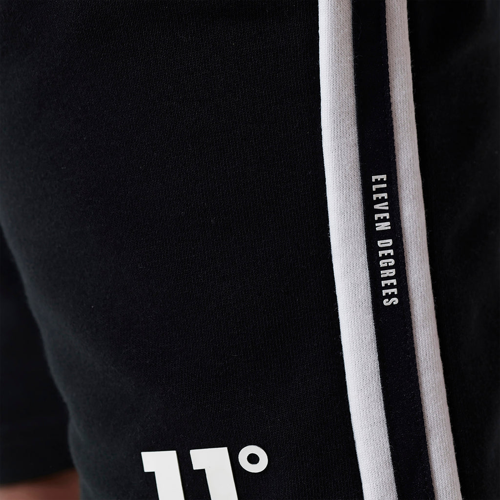 ELEVEN DEGREES SHORT HOMBRE CON CINTA COLOR NEGRO11D3889-047.