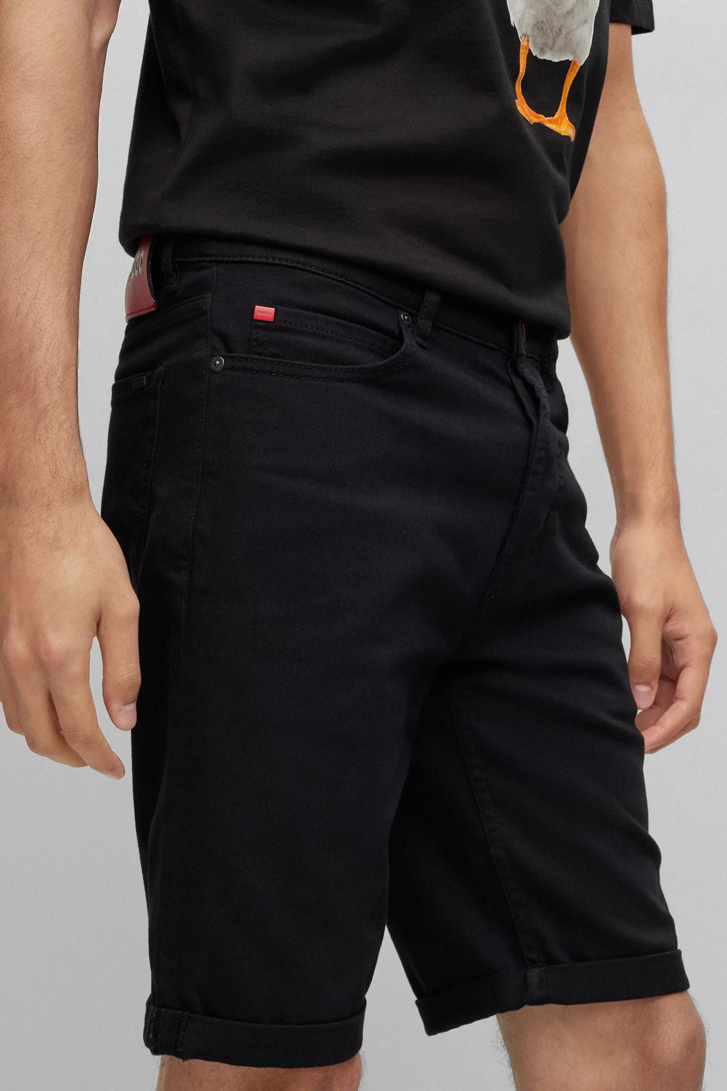 HUGO BOSS  Bermuda Hombre  Color Negro 50489821-001..