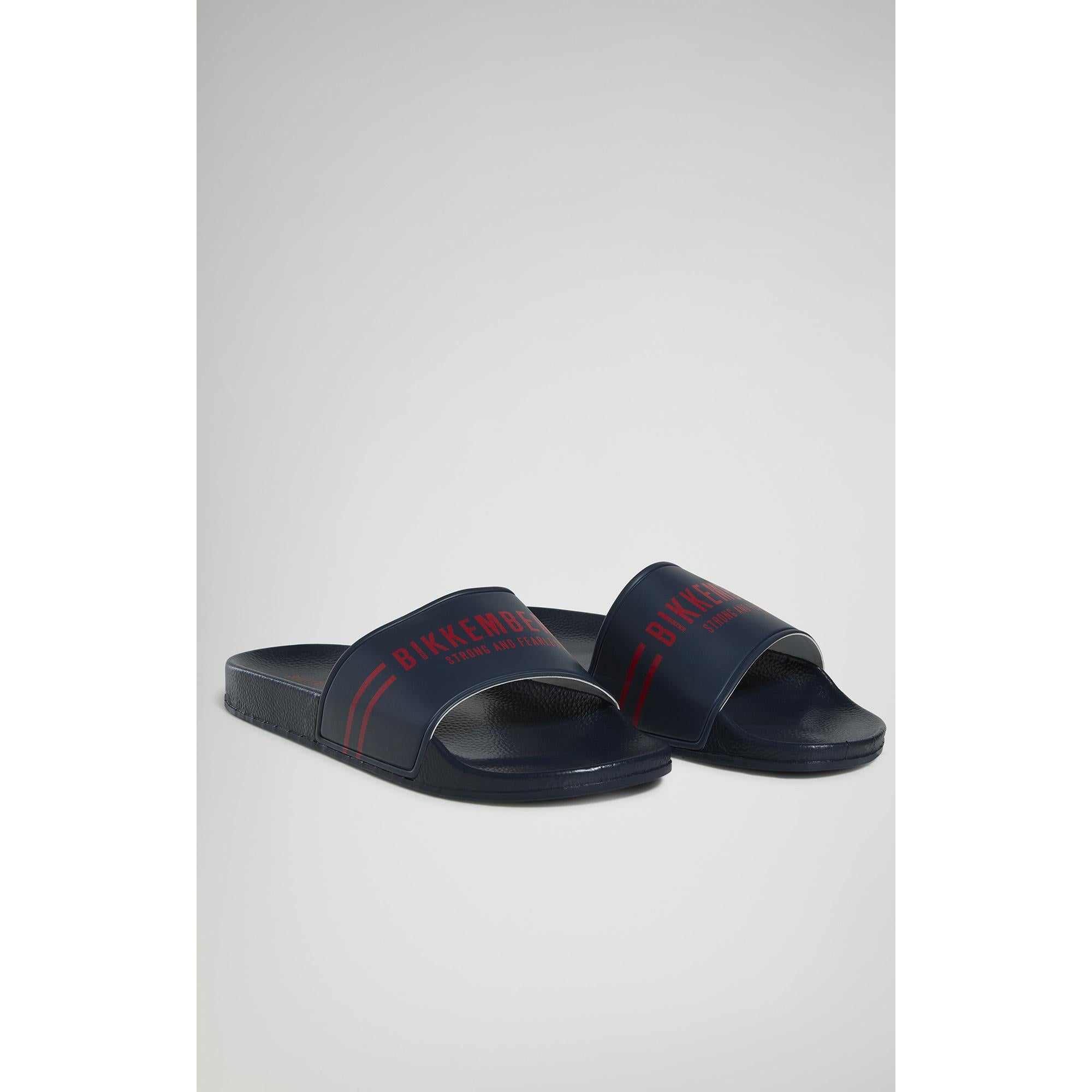 CHANCLAS BIKKEMBERGS. COLOR AZUL MARINO..