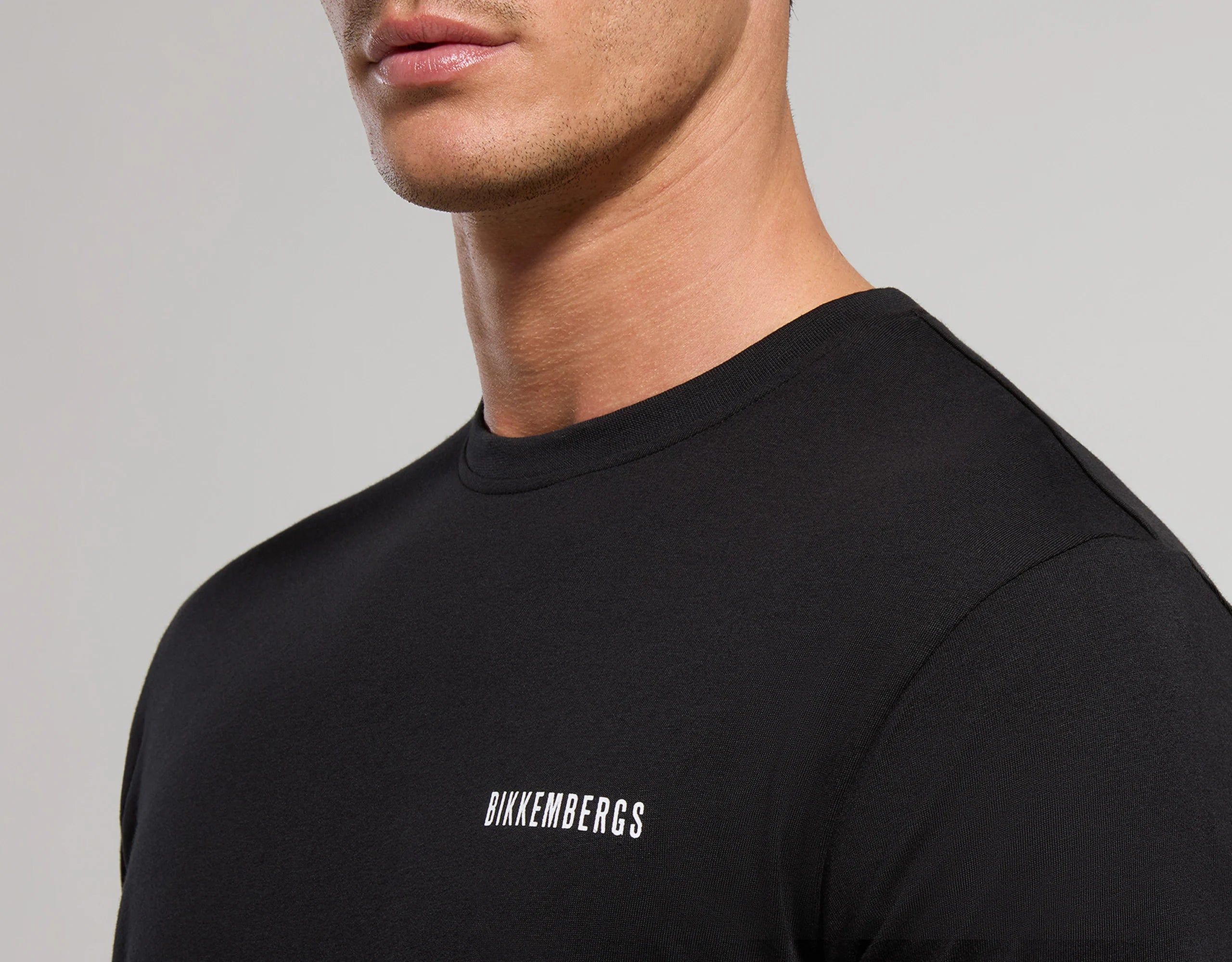 BIKKEMBERGS CAMISETA  HOMBRE COLOR NEGRO BKK3MTS04.