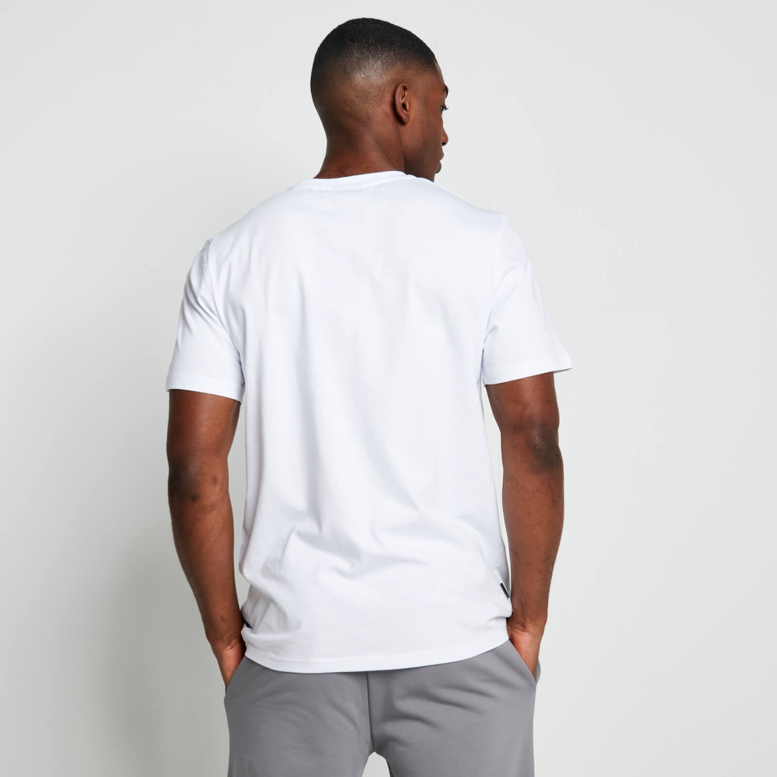 Eleven Degrees 11º Camiseta COUNTOUR – Blanca 11D3041-002.