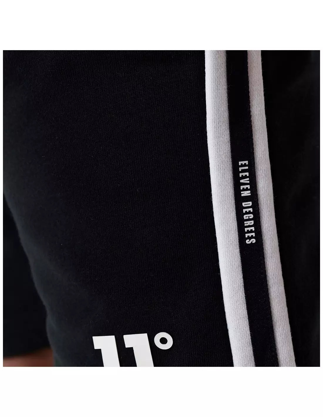 ELEVEN DEGREES SHORT HOMBRE CON CNTA 11D3889-047 Negro..