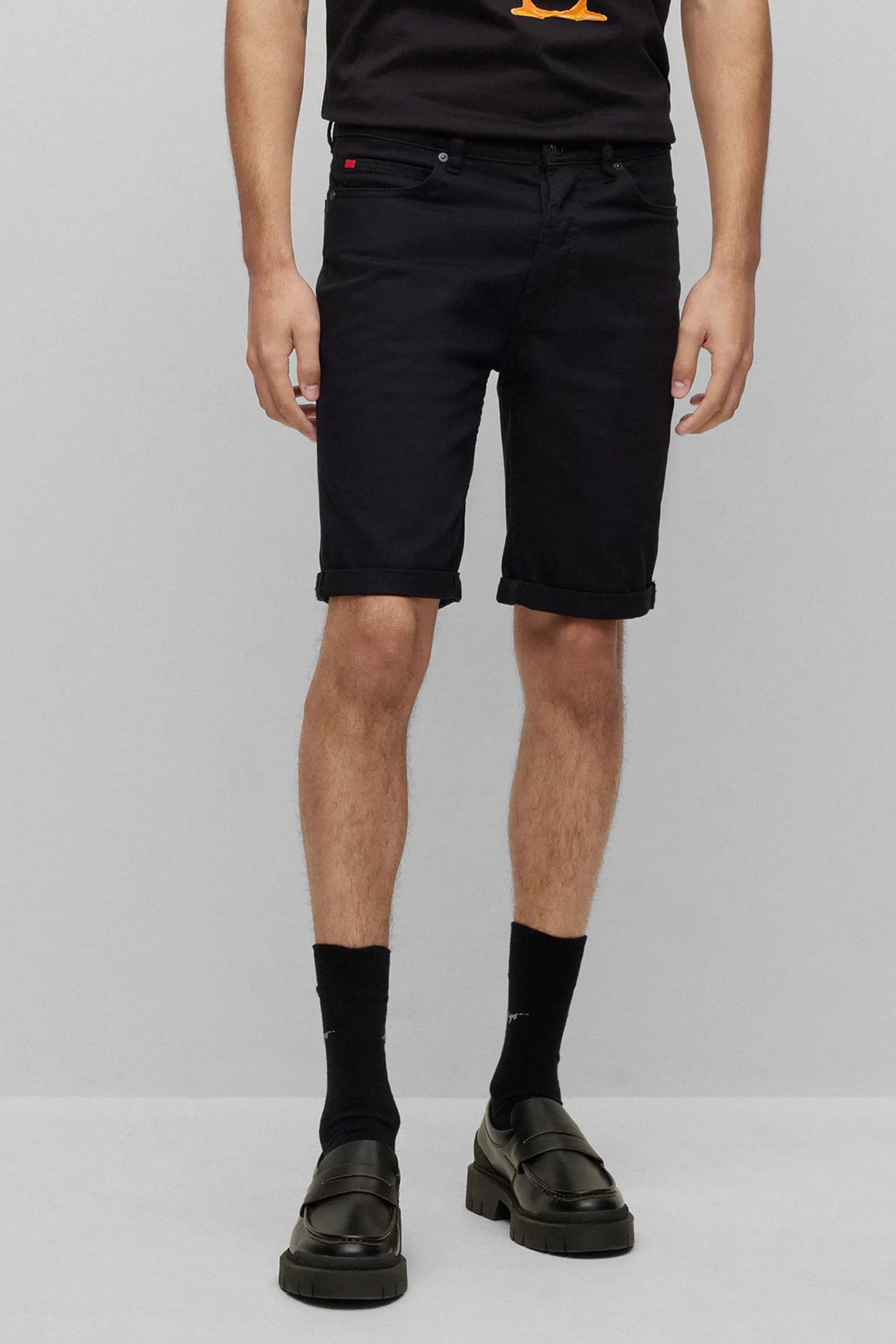 HUGO BOSS  Bermuda Hombre  Color Negro 50489821-001..