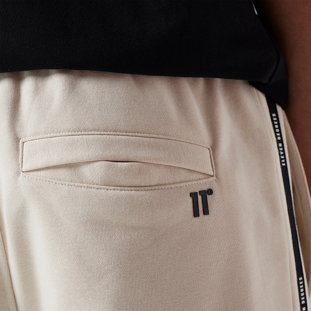 ELEVEN DEGREES SHORT HOMBRE CON CNTA 11D3889-974.